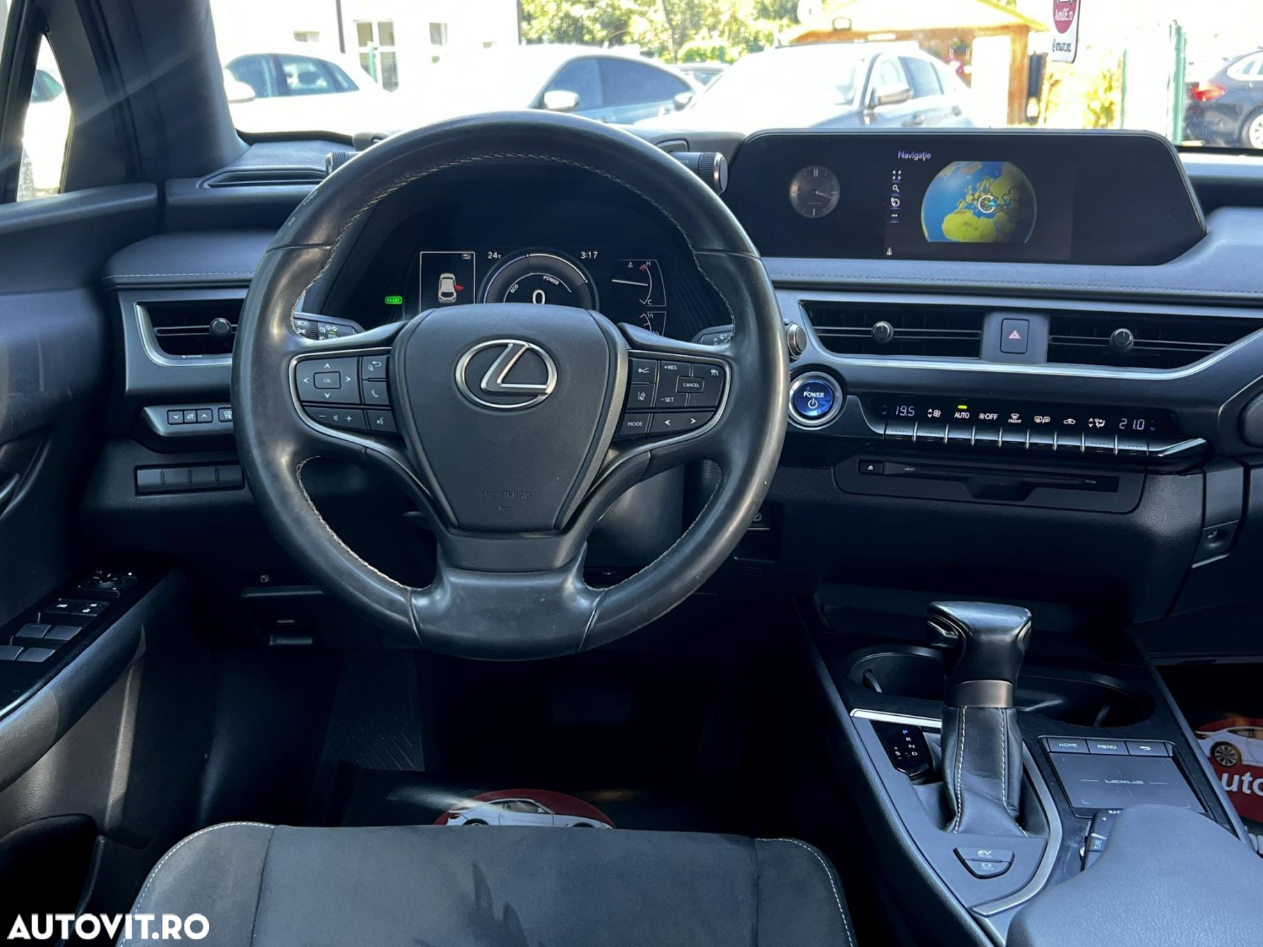 Lexus UX - 8