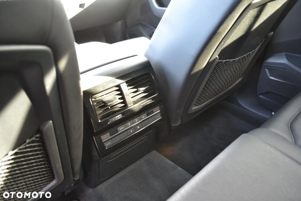 Volkswagen Touareg 3.0 V6 TFSI Plug-In Hybrid 4Mot Atmosphere - 14