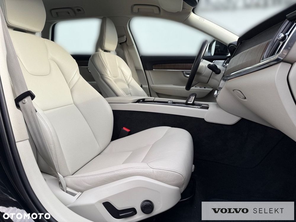 Volvo V90 Cross Country - 24