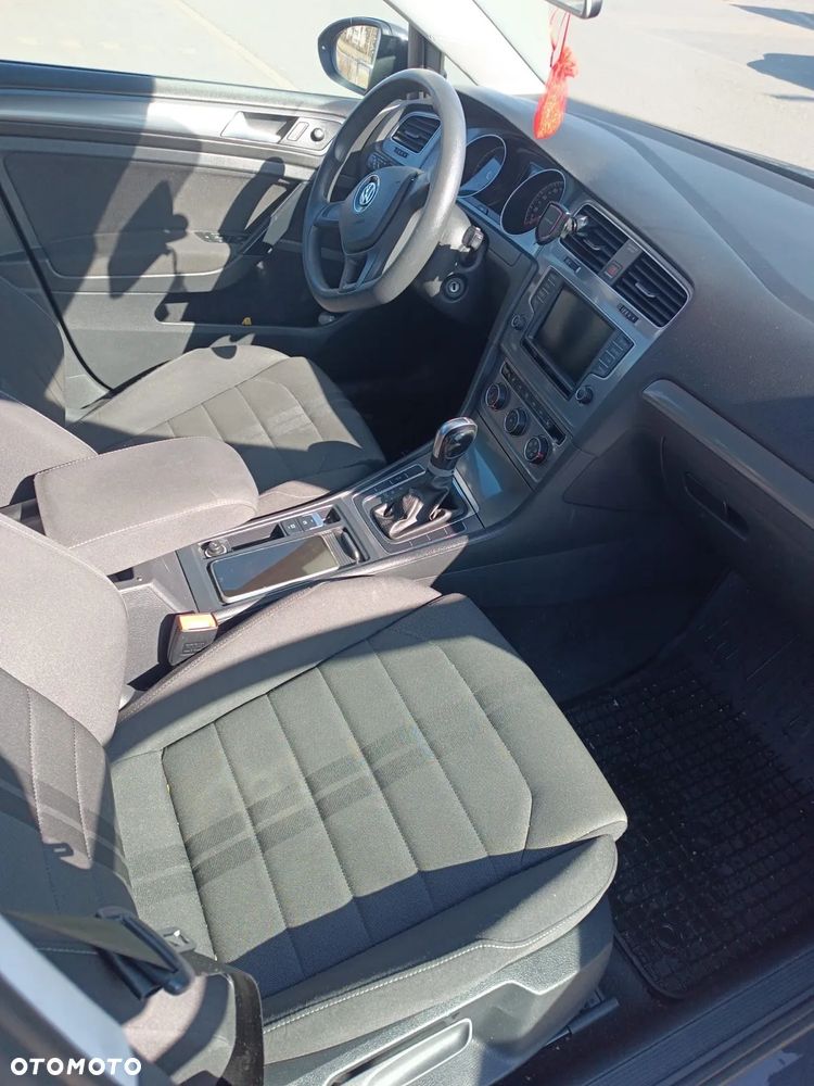 Volkswagen Golf - 6