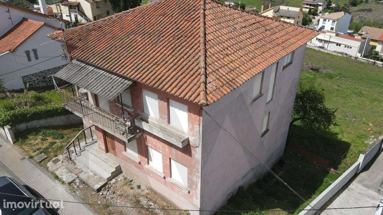 Prédio em Prop. Total  com 2 Apartamentos T3 + Cave em Bragança (Sé ) - Grande imagem: 4/12