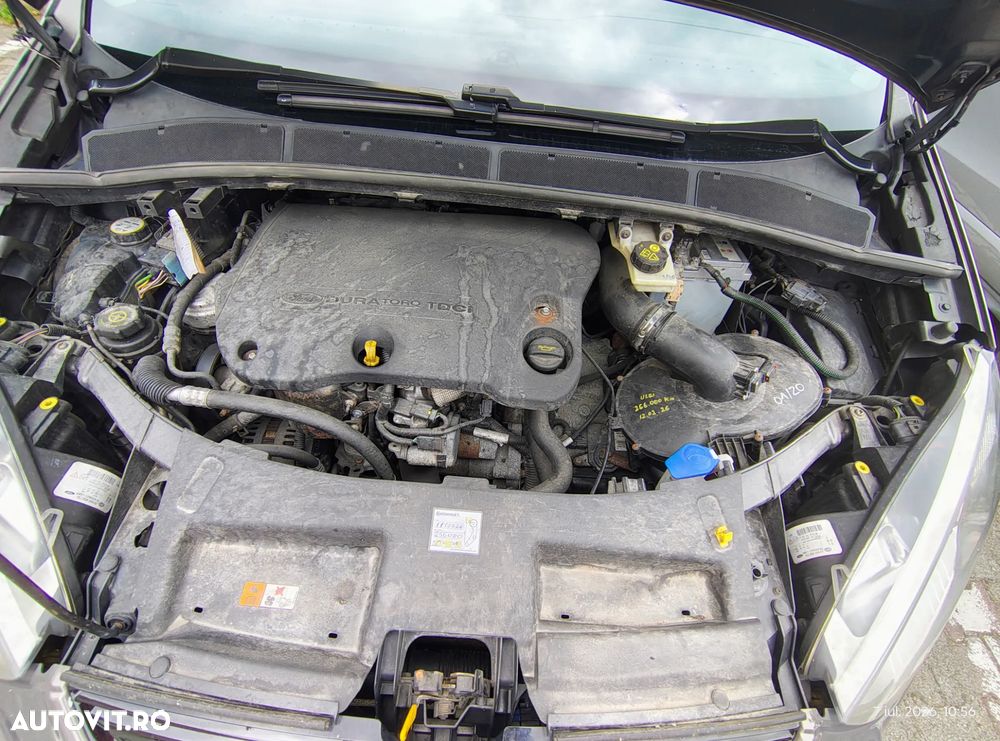 Ford S-Max - 11