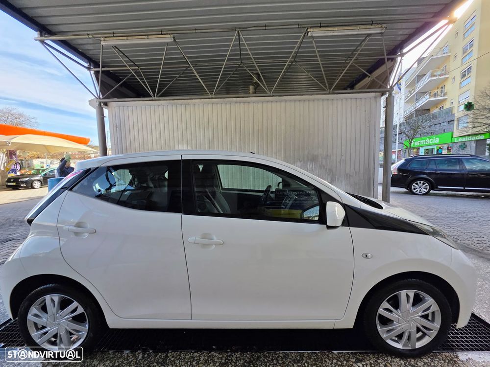 Toyota Aygo 1.0 X-Play Plus+X-Touch +TSS MM - 5