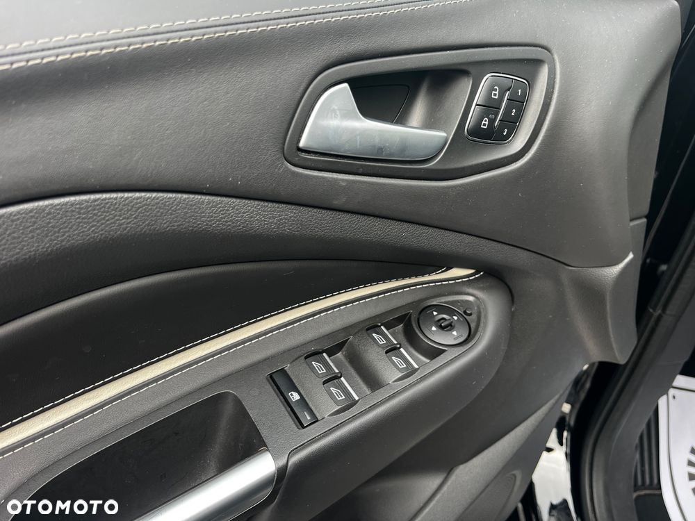 Ford Kuga 1.5 EcoBoost 4x4 Vignale - 36