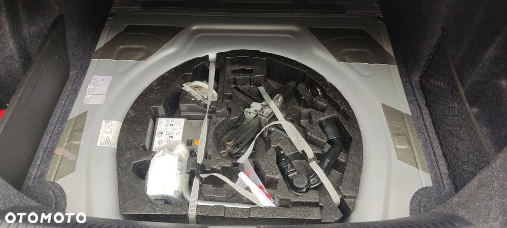 Volkswagen Jetta 2.0 TDI DPF Comfortline - 25
