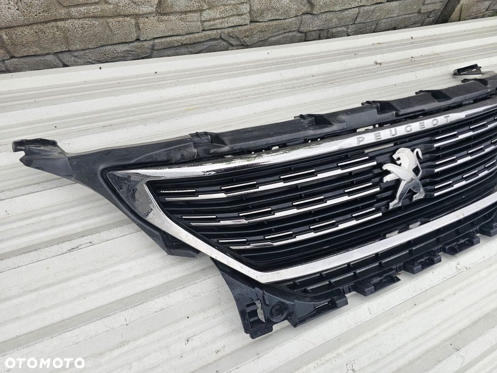 Peugeot 5008 II GRILL ATRAPA W ZDERZAK PRZÓD WERSJA NA ZWYKŁEJ LAMPIE - 3