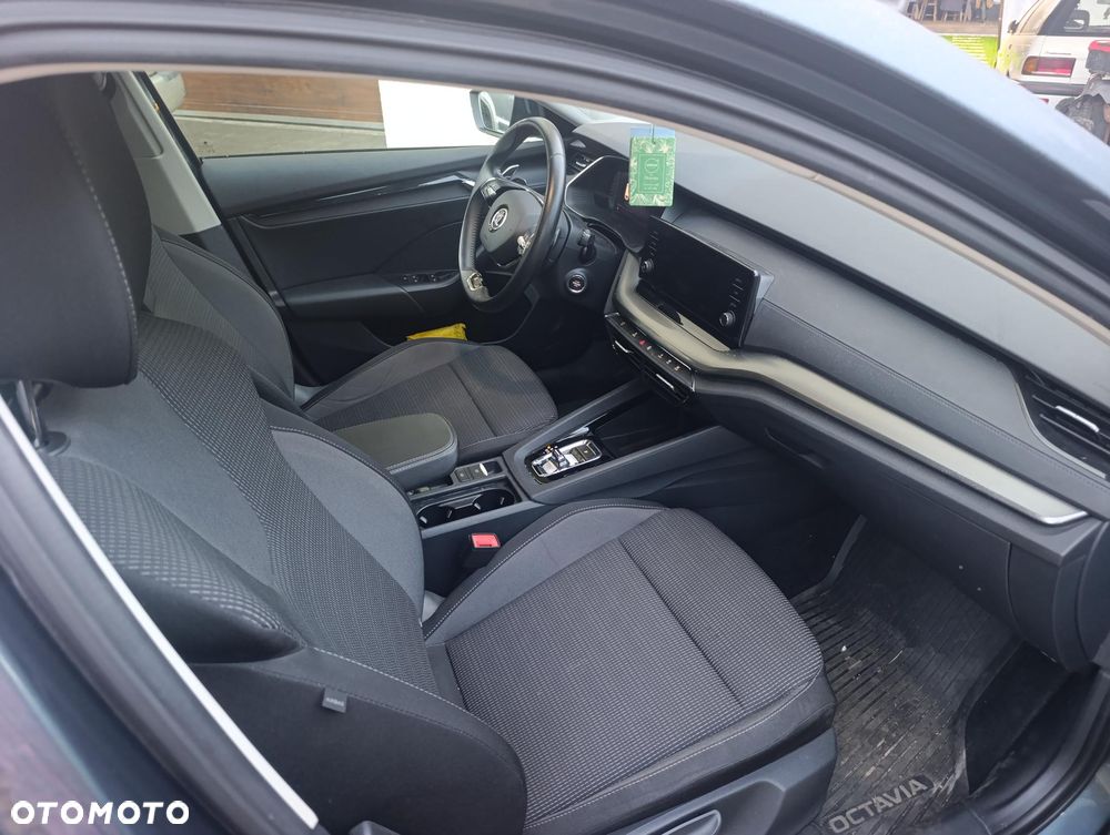 Skoda Octavia 2.0 TDI Ambition DSG - 22