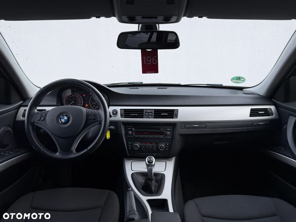 BMW Seria 3 318i Edition Lifestyle - 17