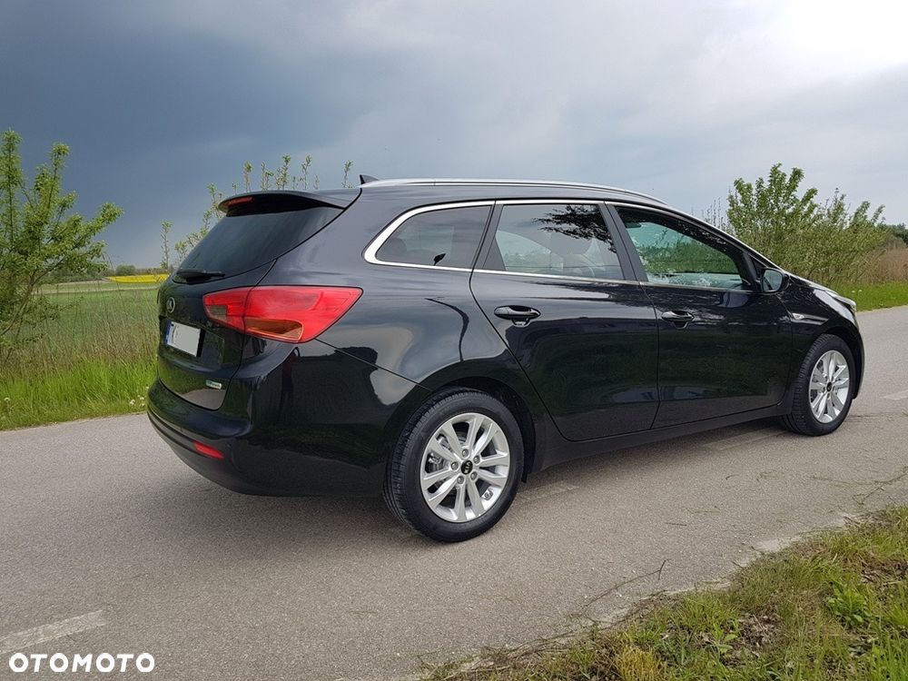 Kia Ceed 1.6 CRDi 136 ISG Dream-Team Edition - 8