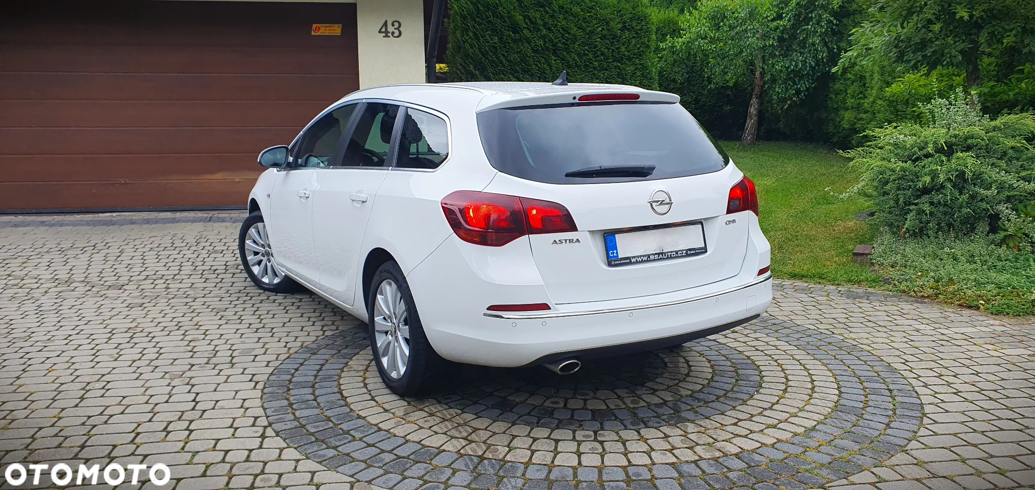 Opel Astra 2.0 CDTI Exklusiv - 25