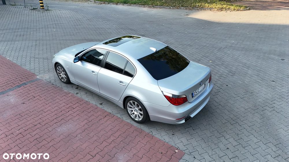 BMW Seria 5 525d - 24
