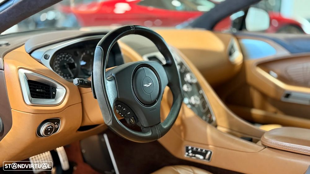 Aston Martin Vanquish S Coupe - 15