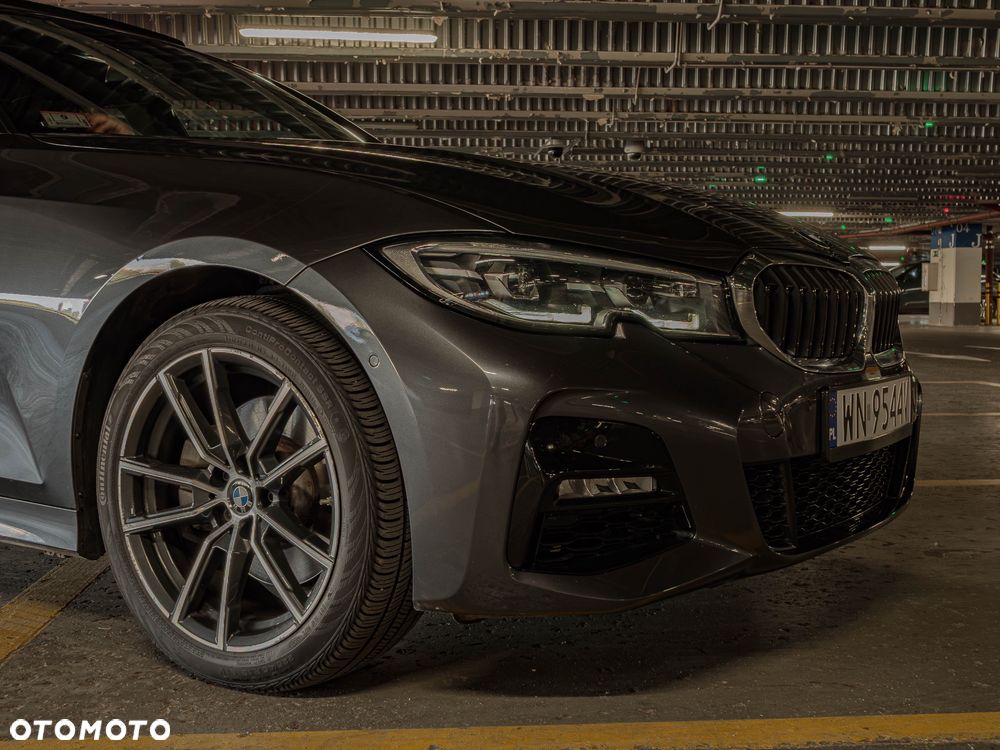 BMW Seria 3 330i xDrive Luxury Line - 9