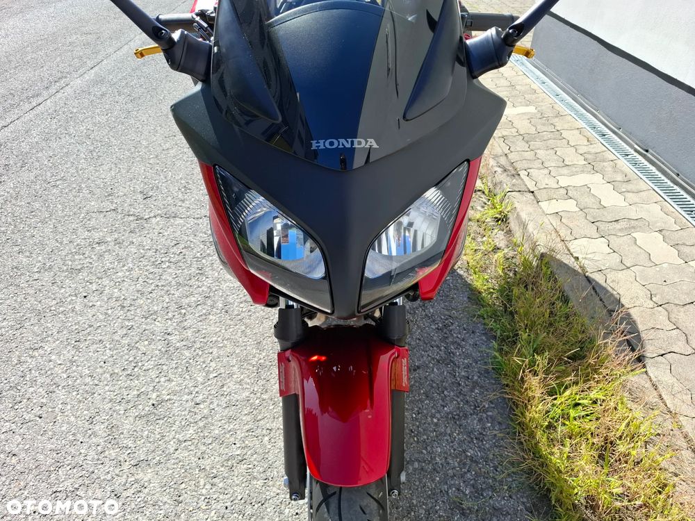 Honda CBF - 10