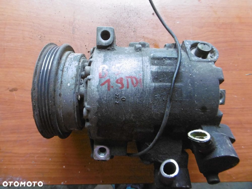 KOMPRESOR SPRĘŻARKA KLIMATYZACJI VW PASSAT B5 1.9 TDI 8D0260808 - 1