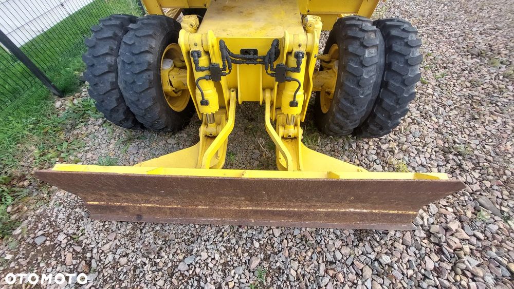 Komatsu PW 98MR - 11