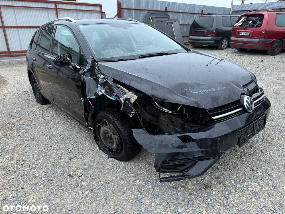 Volkswagen Golf 1.6 TDI SCR DSG Comfortline - 3