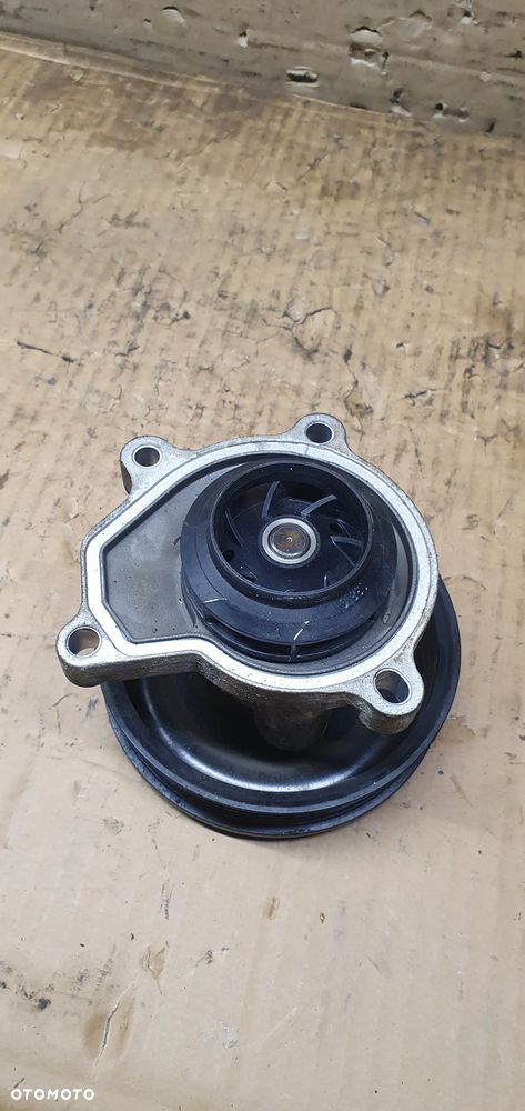 Pompa wody koło VW FOX 1.2 03D121028B - 4