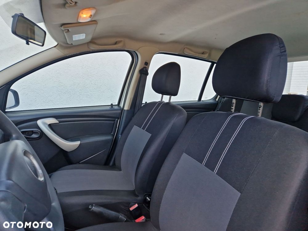 Dacia Sandero 1.5 dCi Laureate - 11