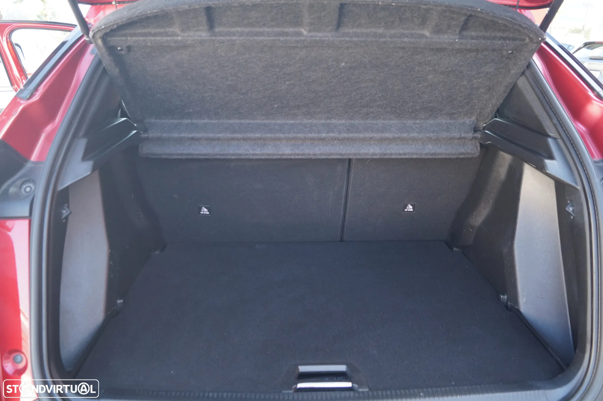 Peugeot 2008 1.2 PureTech Active - 12