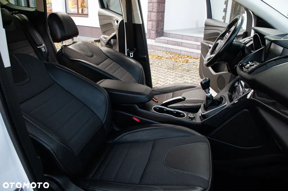 Ford Kuga 1.5 EcoBoost TITANIUM - 11