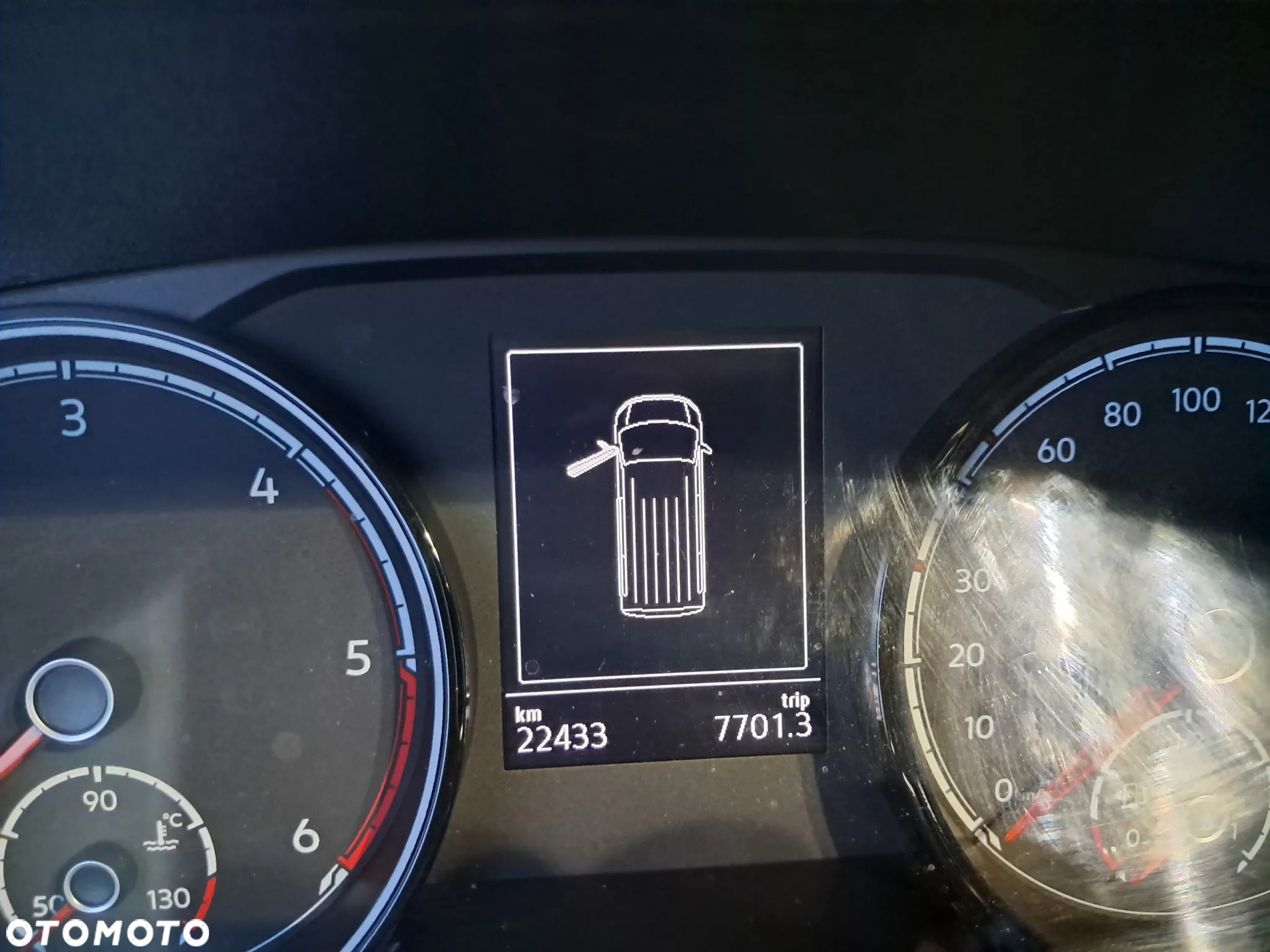 Volkswagen Caravelle - 8