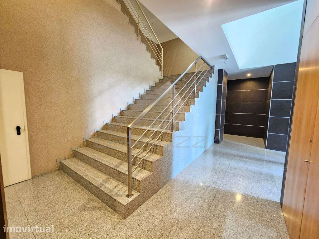 APARTAMENTO T1 - VILA NOVA DE GAIA COM GARAGEM BOX - Grande imagem: 3/16