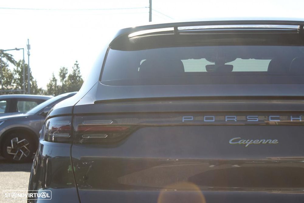 Porsche Cayenne Coupé E-Hybrid - 10