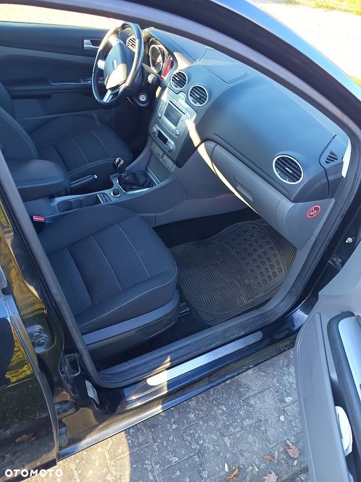 Ford Focus 1.8 Titanium - 9