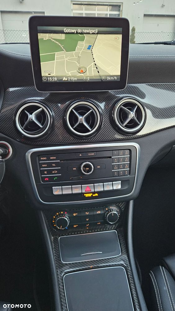 Mercedes-Benz CLA 220 4Matic 7G-DCT AMG Line - 19