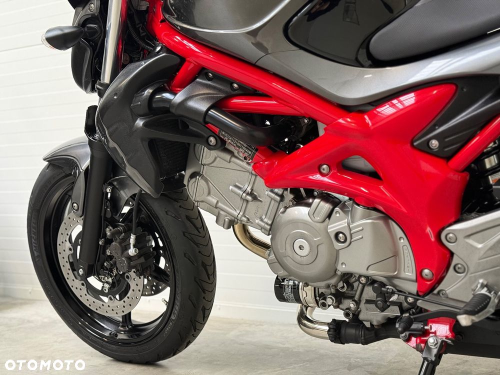 Suzuki Gladius - 31
