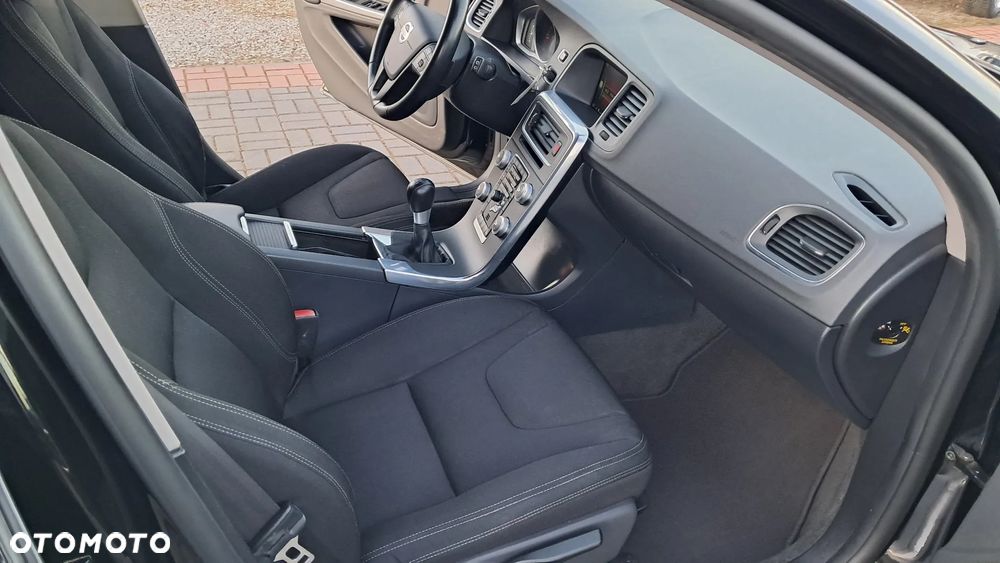 Volvo V60 D3 Base - 11