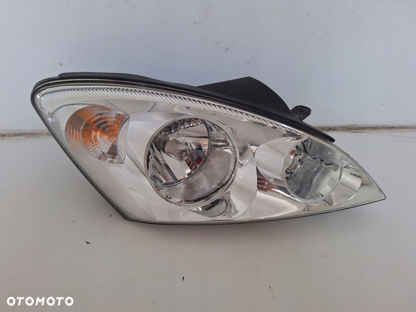 KIA CEED 1 I 06-09 LAMPA PRAWA PRZOD PRZEDNIA 92102-1H000 EU