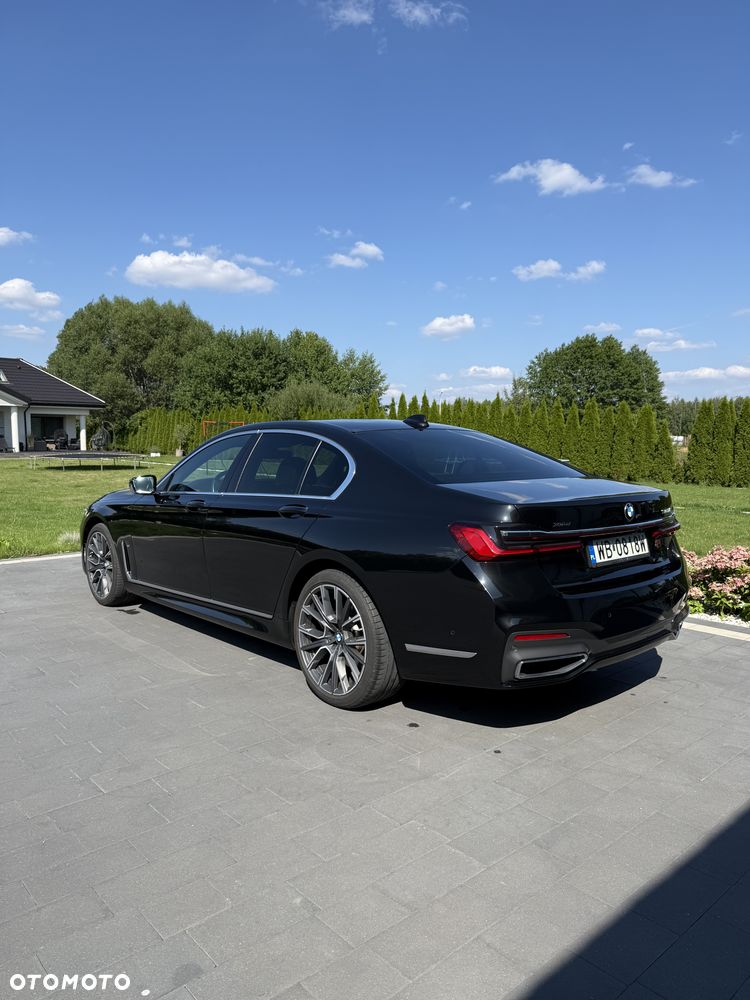 BMW Seria 7 730d xDrive mHEV sport - 9