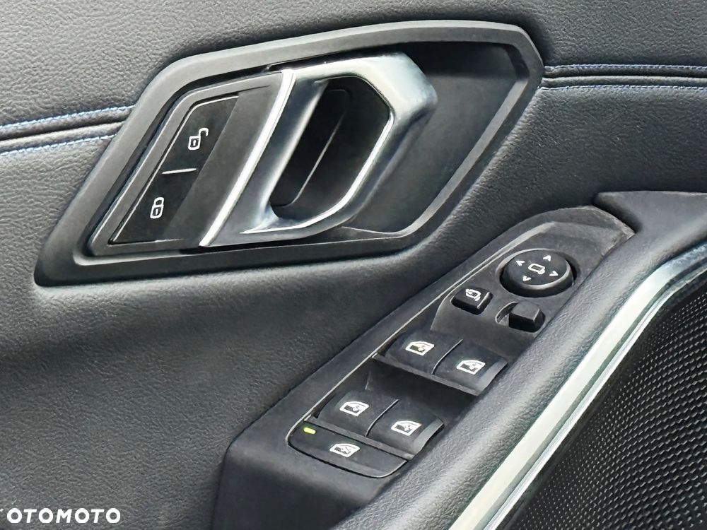 BMW Seria 3 320d xDrive M Sport Sport - 25