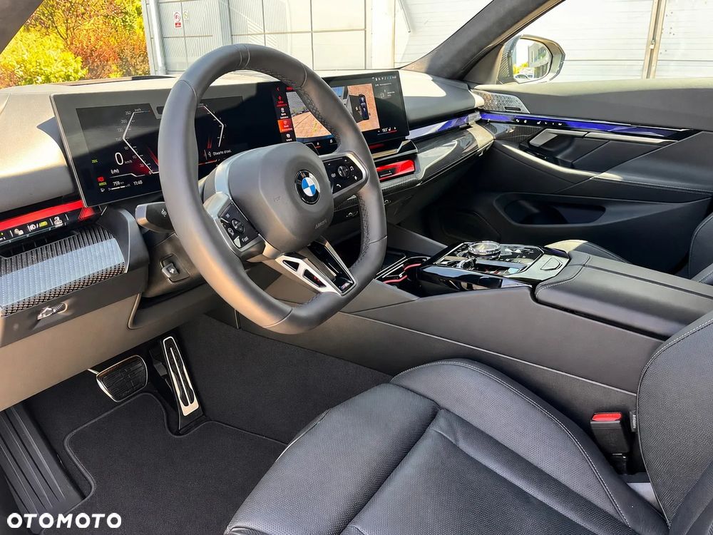 BMW Seria 5 540d xDrive mHEV - 19