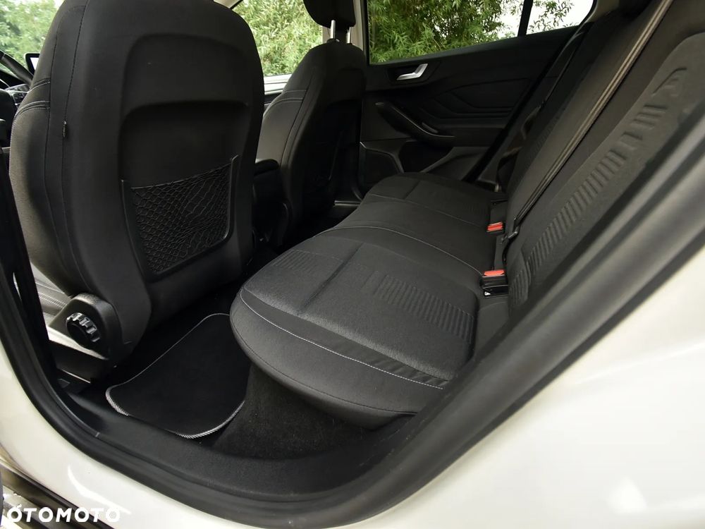 Ford Focus - 33