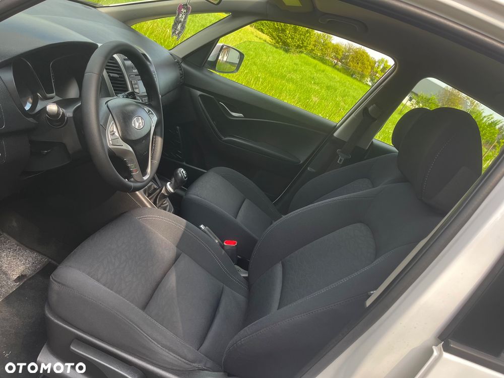 Hyundai ix20 1.4 blue Comfort - 14