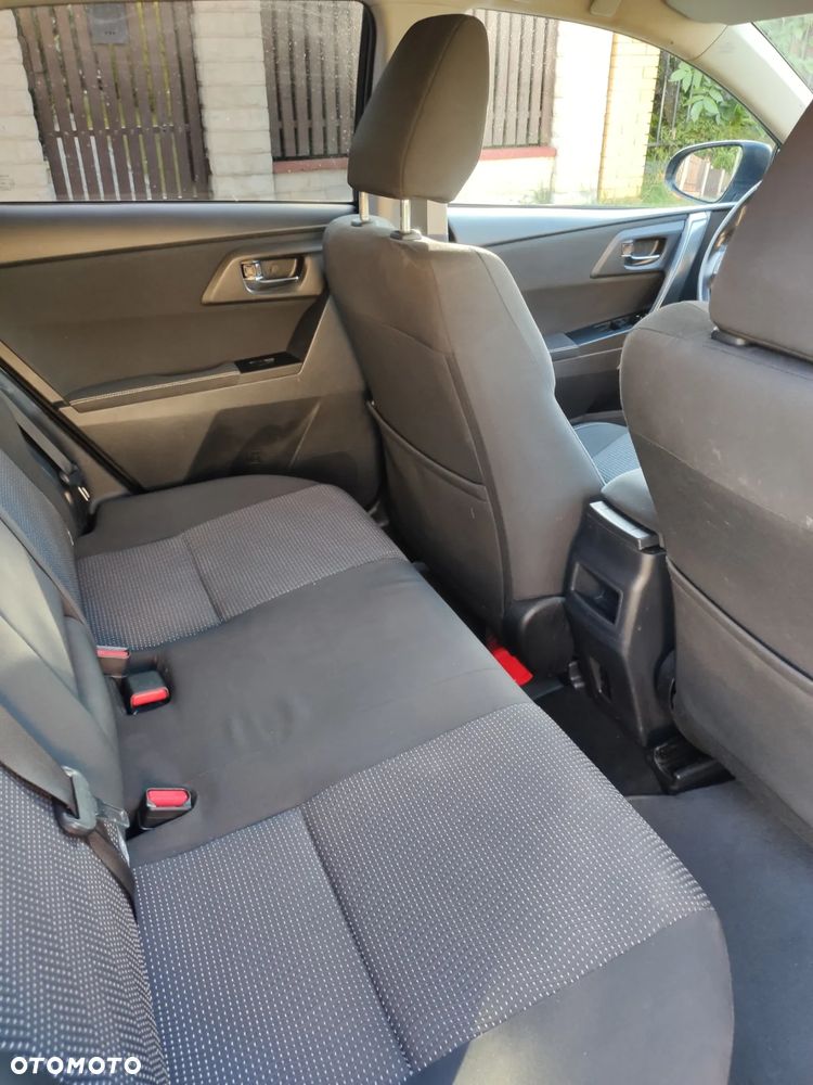 Toyota Auris 1.33 Dual-VVT-i - 4