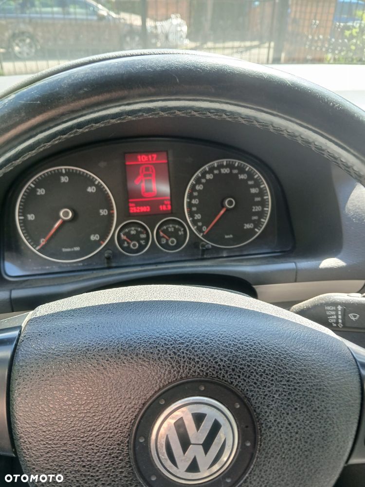 Volkswagen Touran 2.0 TDI DPF Cross - 8