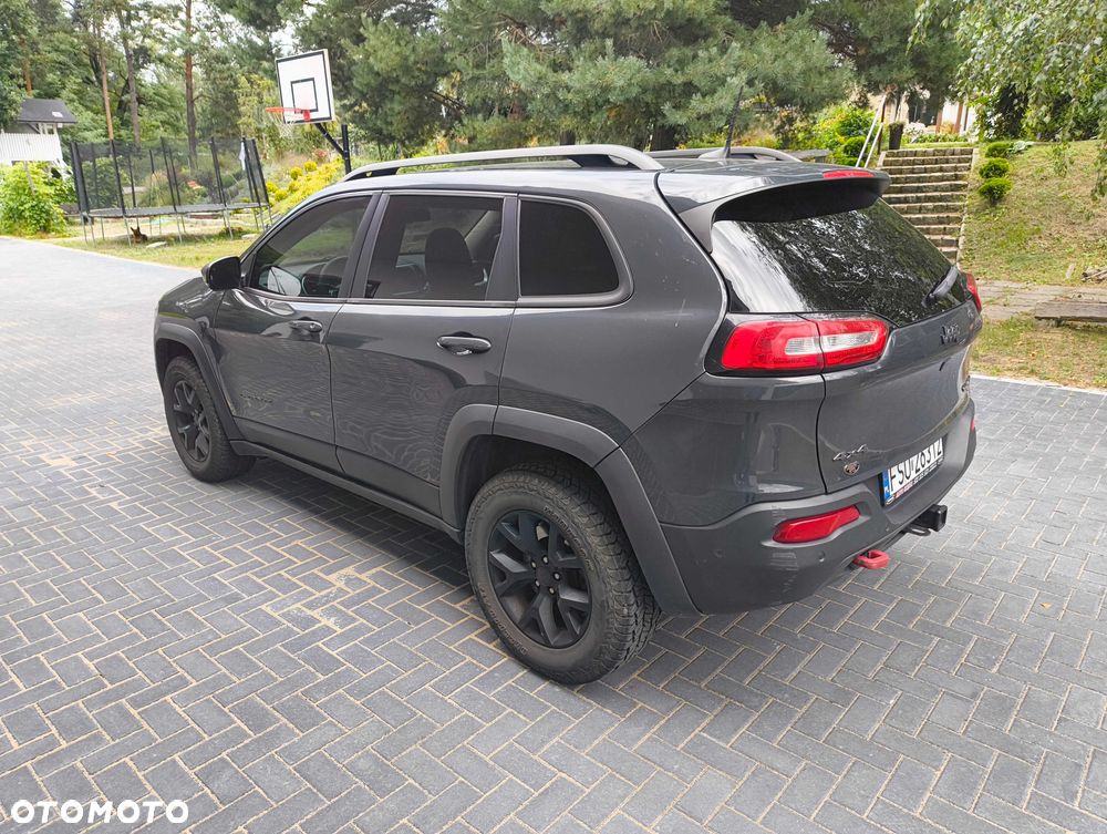 Jeep Cherokee - 4