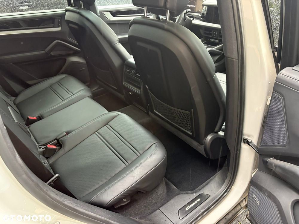 Porsche Cayenne Coupe - 11