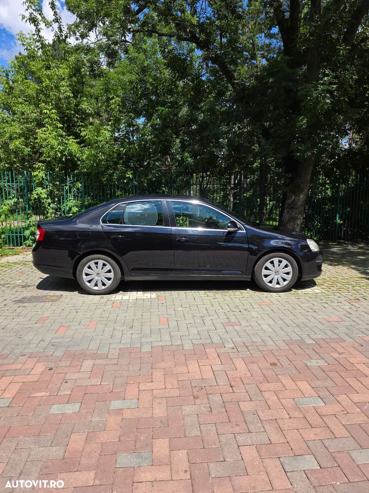 Volkswagen Jetta 1.9 TDI Comfortline - 2