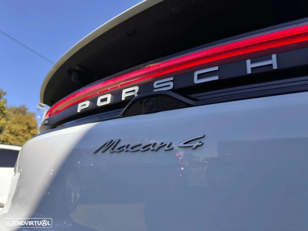 Porsche Macan Electric 4 - 14