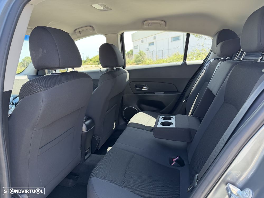 Chevrolet Cruze 1.6 LT - 11