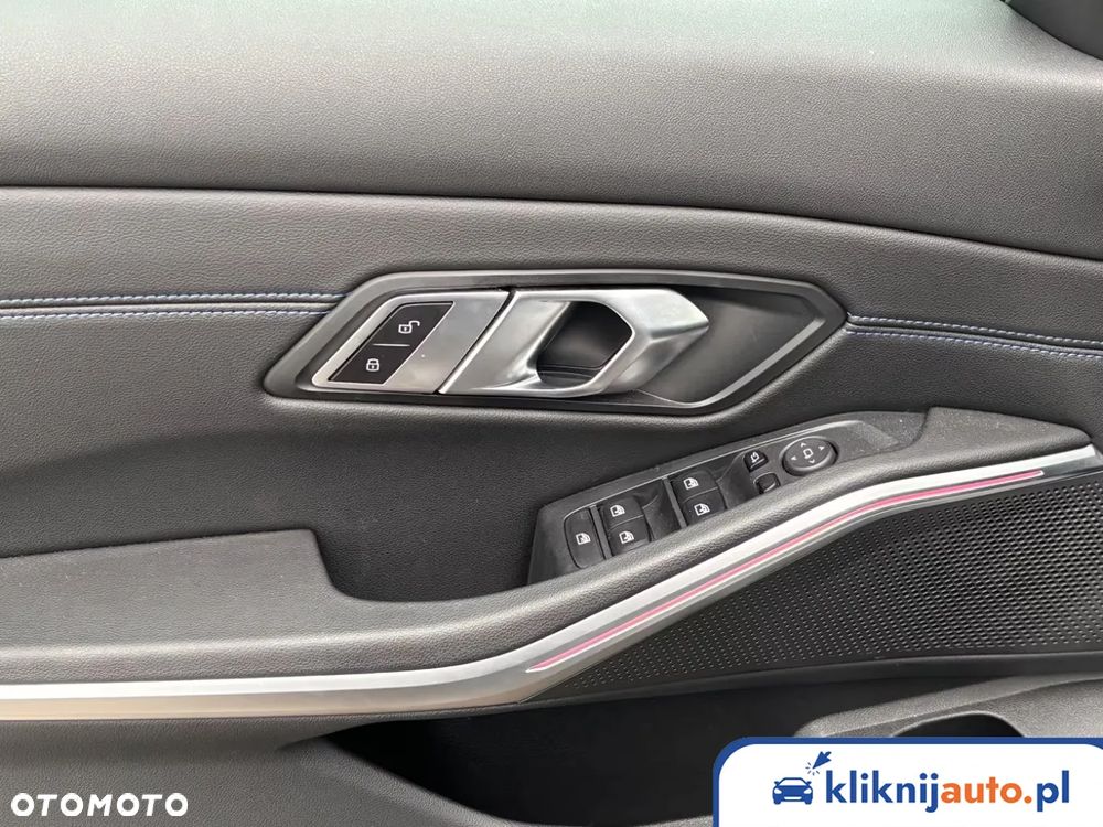 BMW Seria 3 330i xDrive M Sport sport - 7