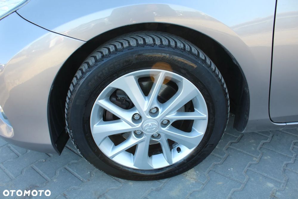 Toyota Auris 2.0 D-4D Premium - 11