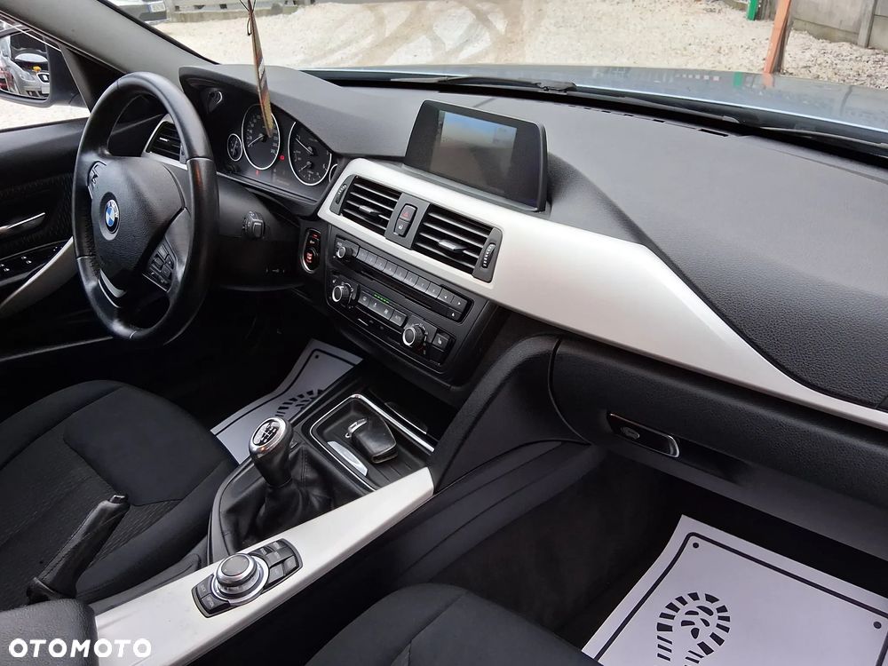 BMW Seria 3 318d DPF - 12