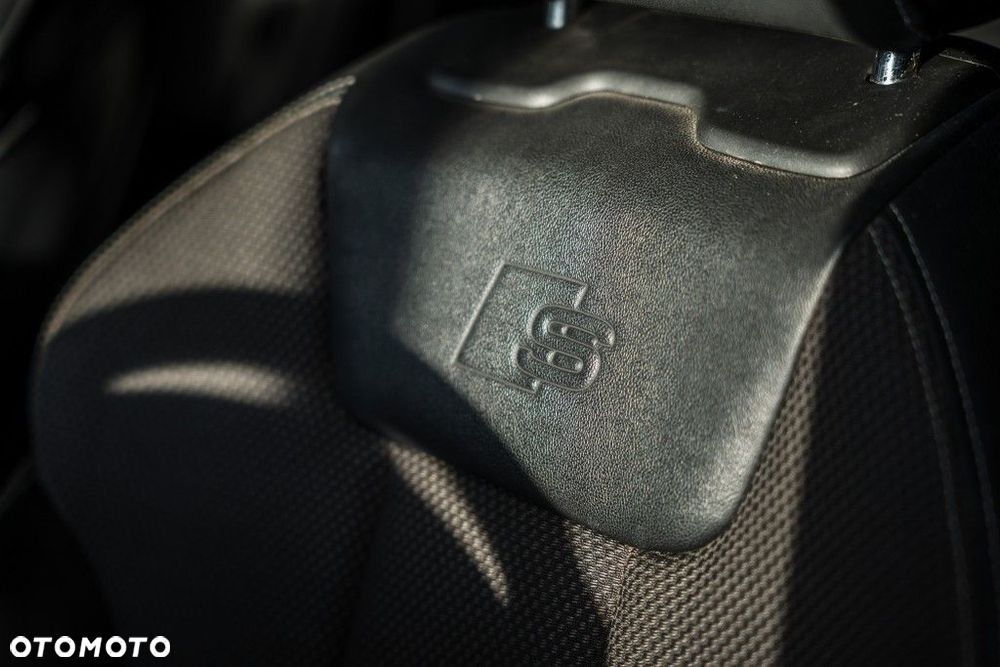 Audi A4 Avant - 8