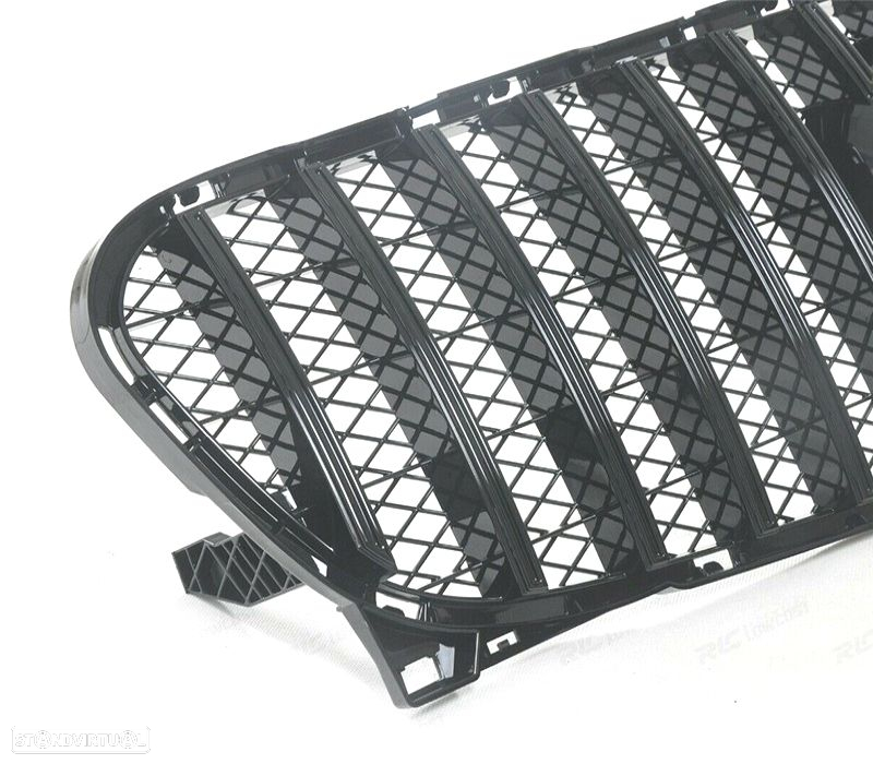 GRELHA FRONTAL MERCEDES GLA X156 14-16 GT-R AMG PRETO BRILHANTE - 2